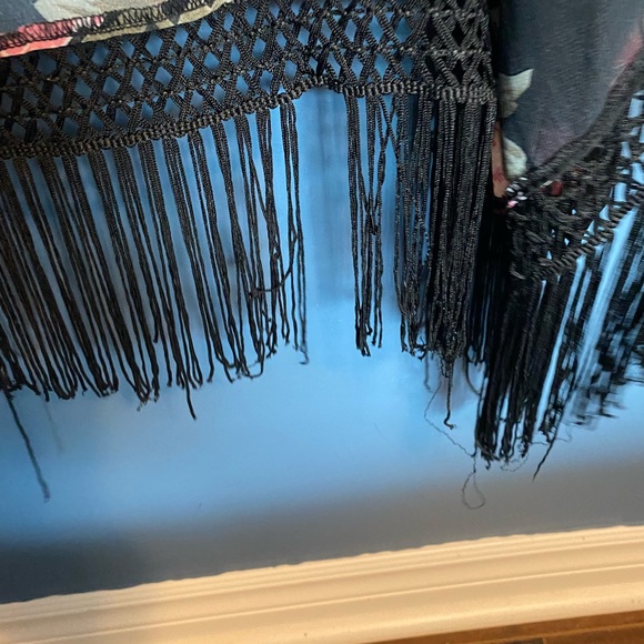 Sis 🔴 sis floral transparent kimono with fringe. Size L - Picture 4 of 4